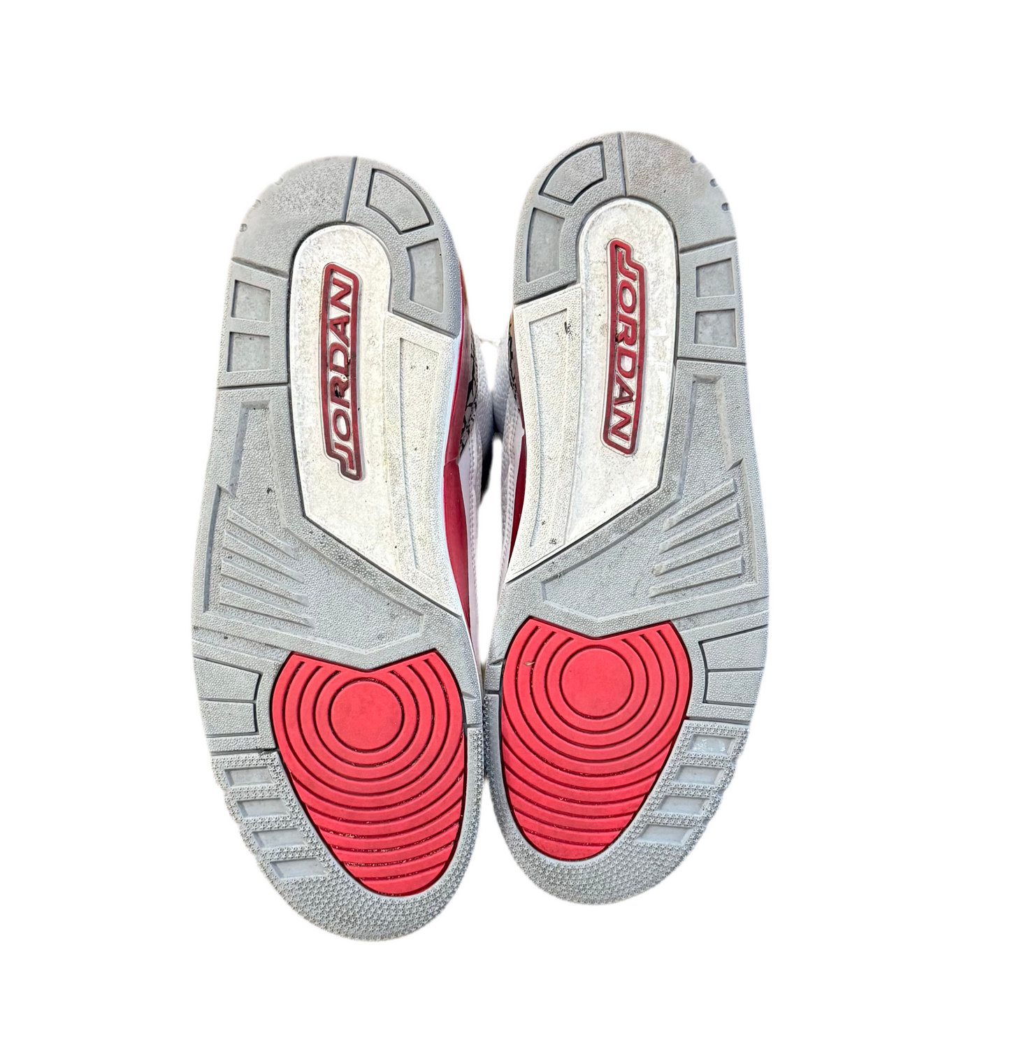 Preowned Jordan 3 Retro Cardinal Sz. 12