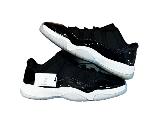 Preowned Jordan 11 low Retro Space Jam Sz. 9