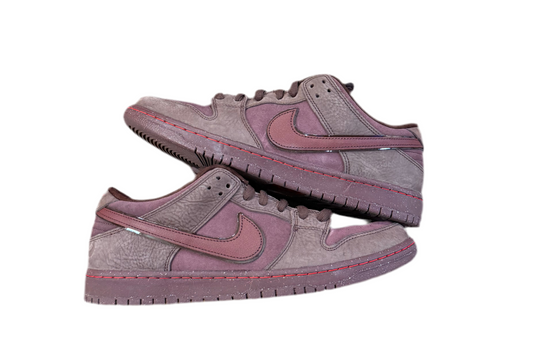 Preowned Nike SB Dunk Low City of Love Burgundy Sz. 12