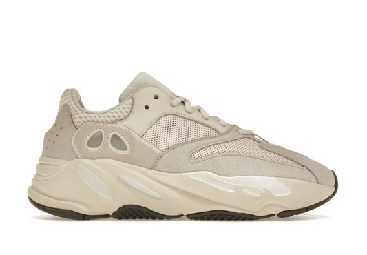 Adidas Yeezy 700 analog