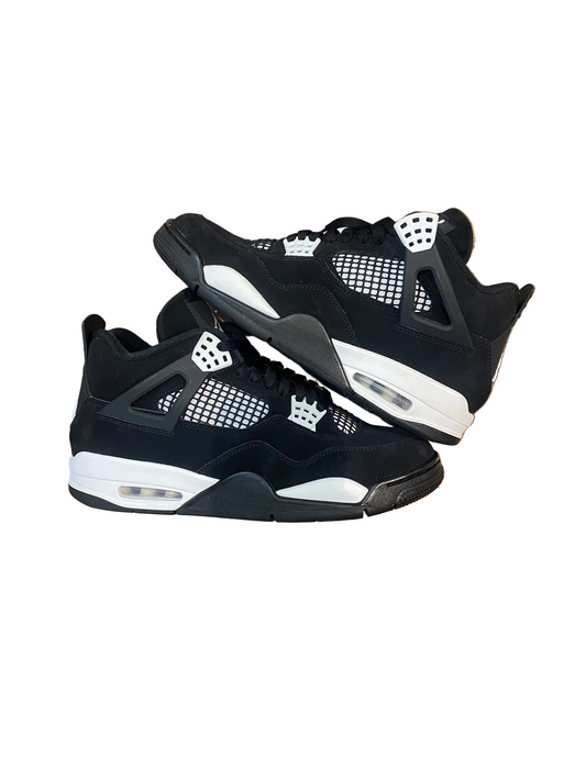 Preowned Jordan 4 Retro White Thunder