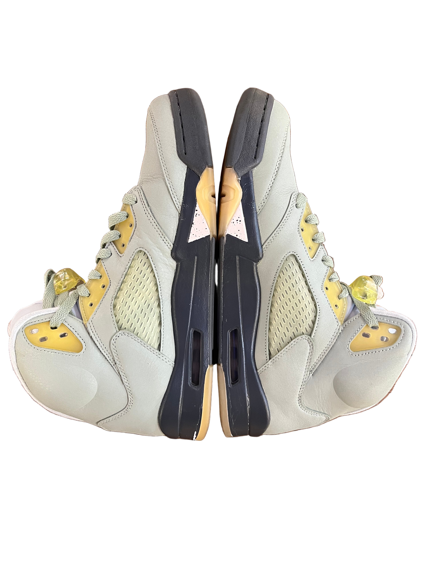 Preowned Jordan 5 Retro Jade Horizon Sz. 10.5