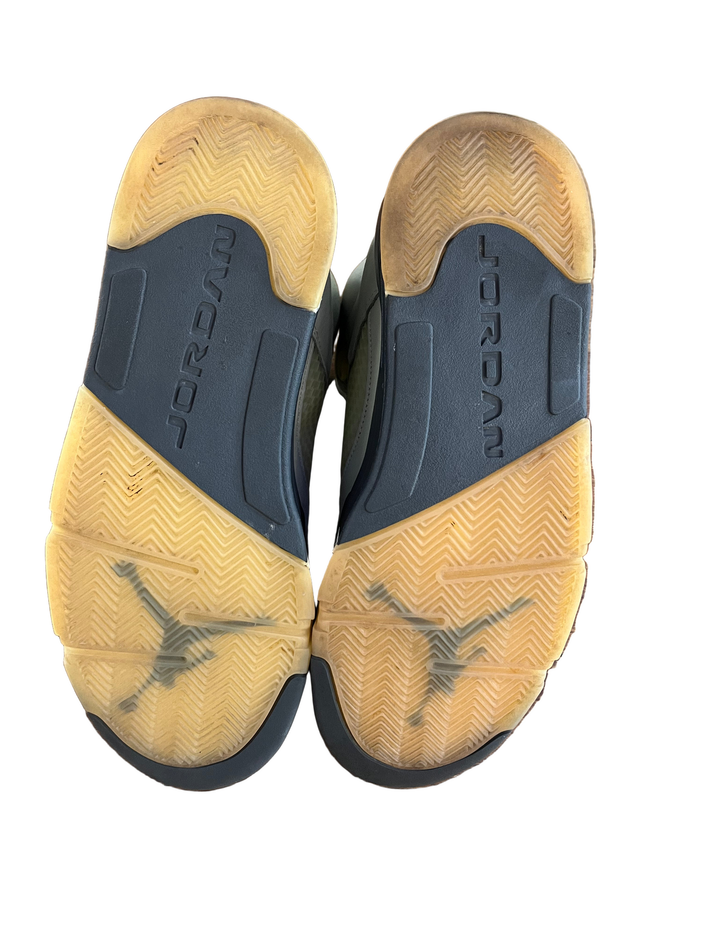 Preowned Jordan 5 Retro Jade Horizon Sz. 10.5